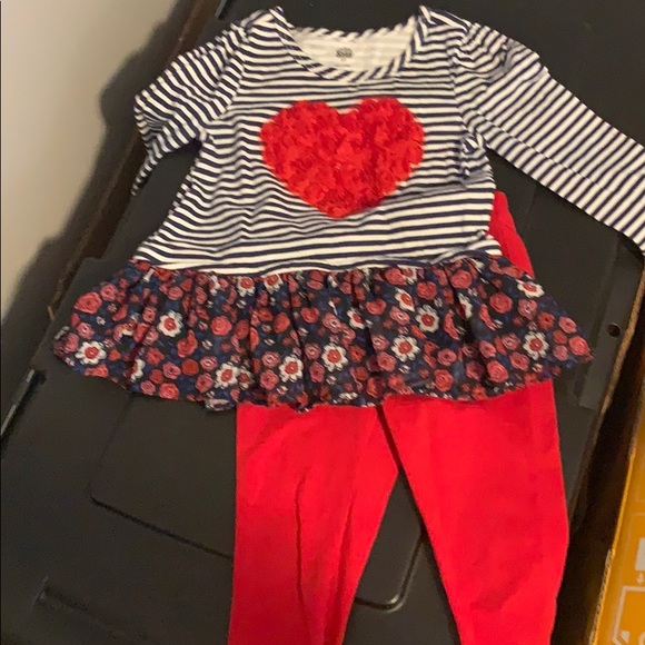 Outfit - Picture 1 of 1